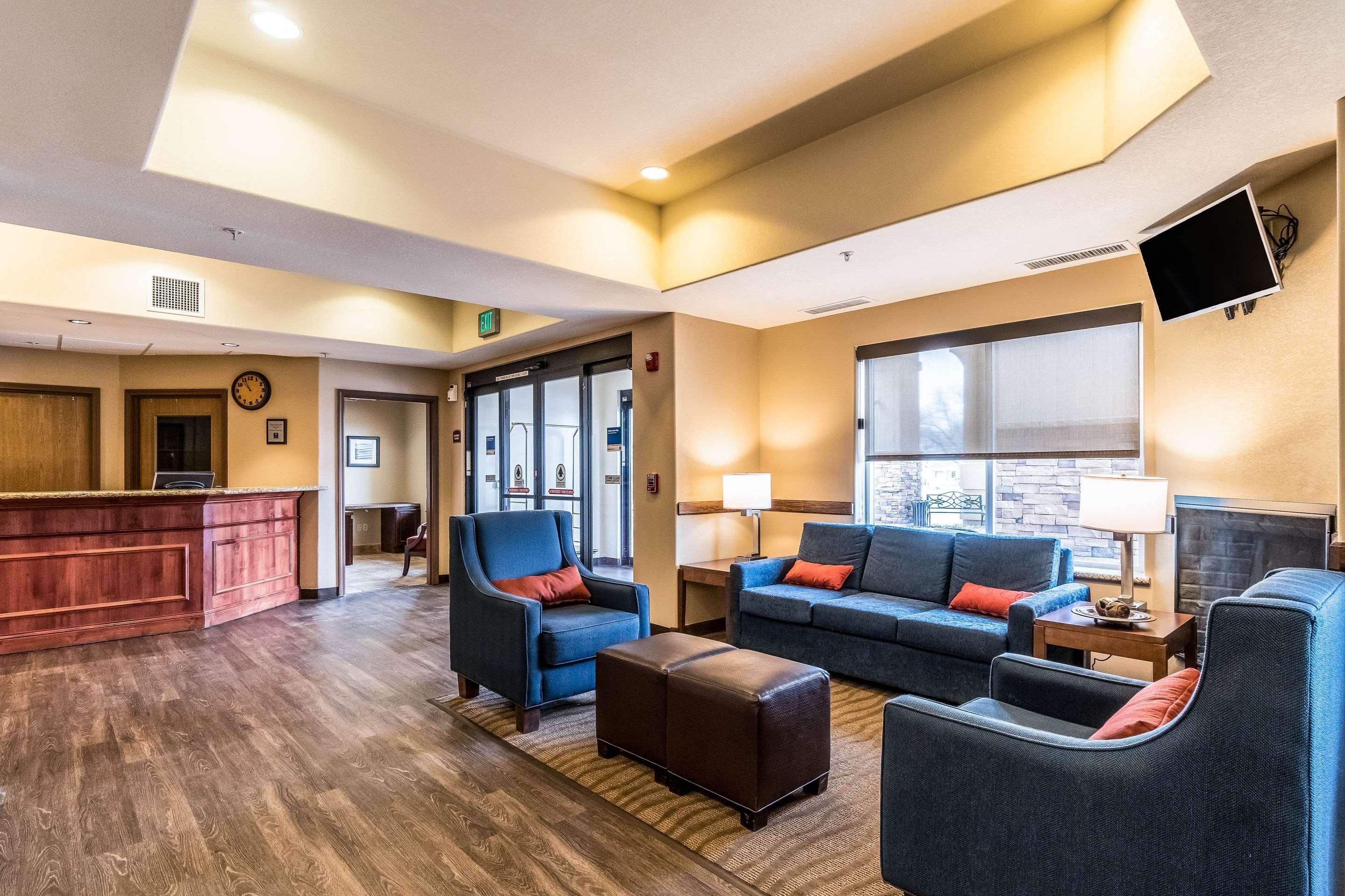 Comfort Inn & Suites Rifle Exterior photo